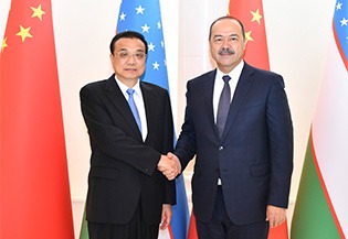 Premier Li urges stronger cooperation with Uzbekistan:0
