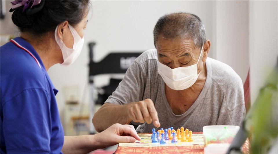 Elderly care services resume in Beijing:2